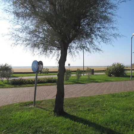 Condominio Centrale - 30M From The Beach بيبيوني